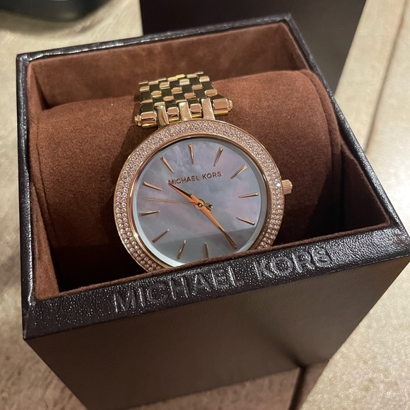 Michael Kors Darci Watch - Picture 3 of 9